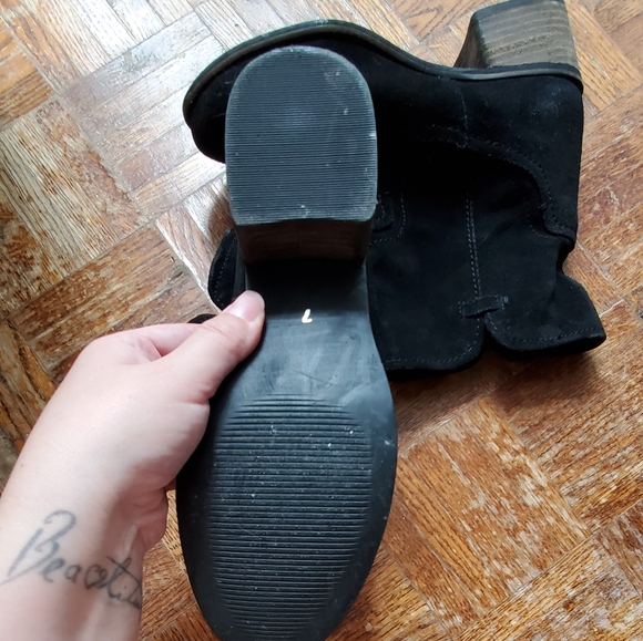 Black suede booties - Picture 6 of 10